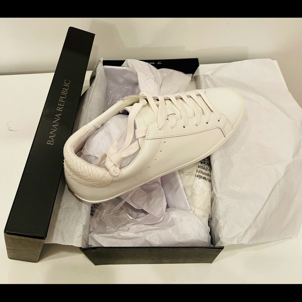 Banana Republic Essential Sneaker